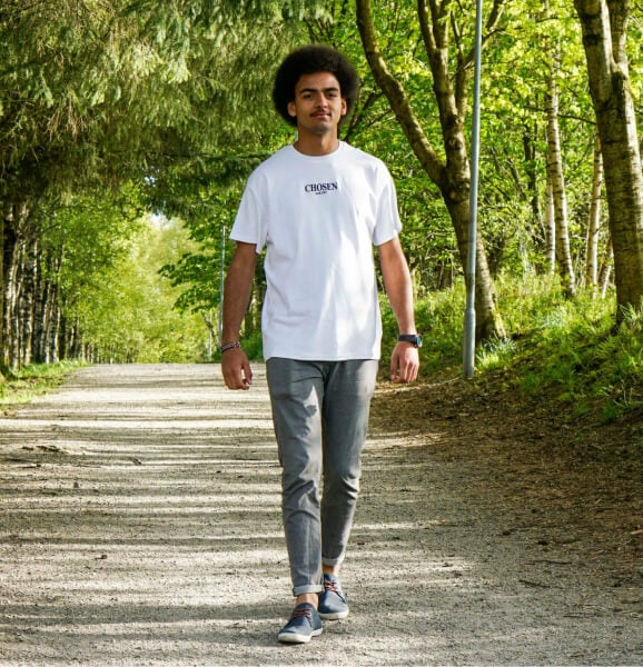 How to hide fungal toenails